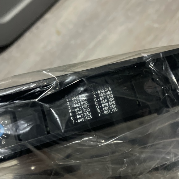 Db Technologies microphone multi frequency 
Comes with bodypack , receiver - Picture 7 of 9